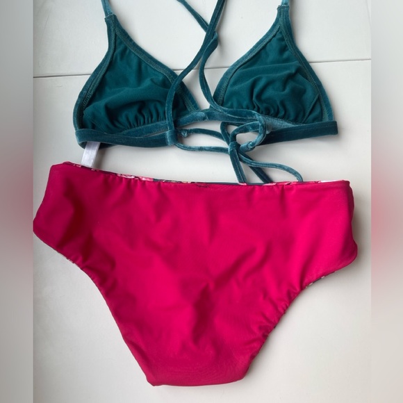 La vie en rose velvet top and reversible bikini bottoms. - Picture 3 of 4
